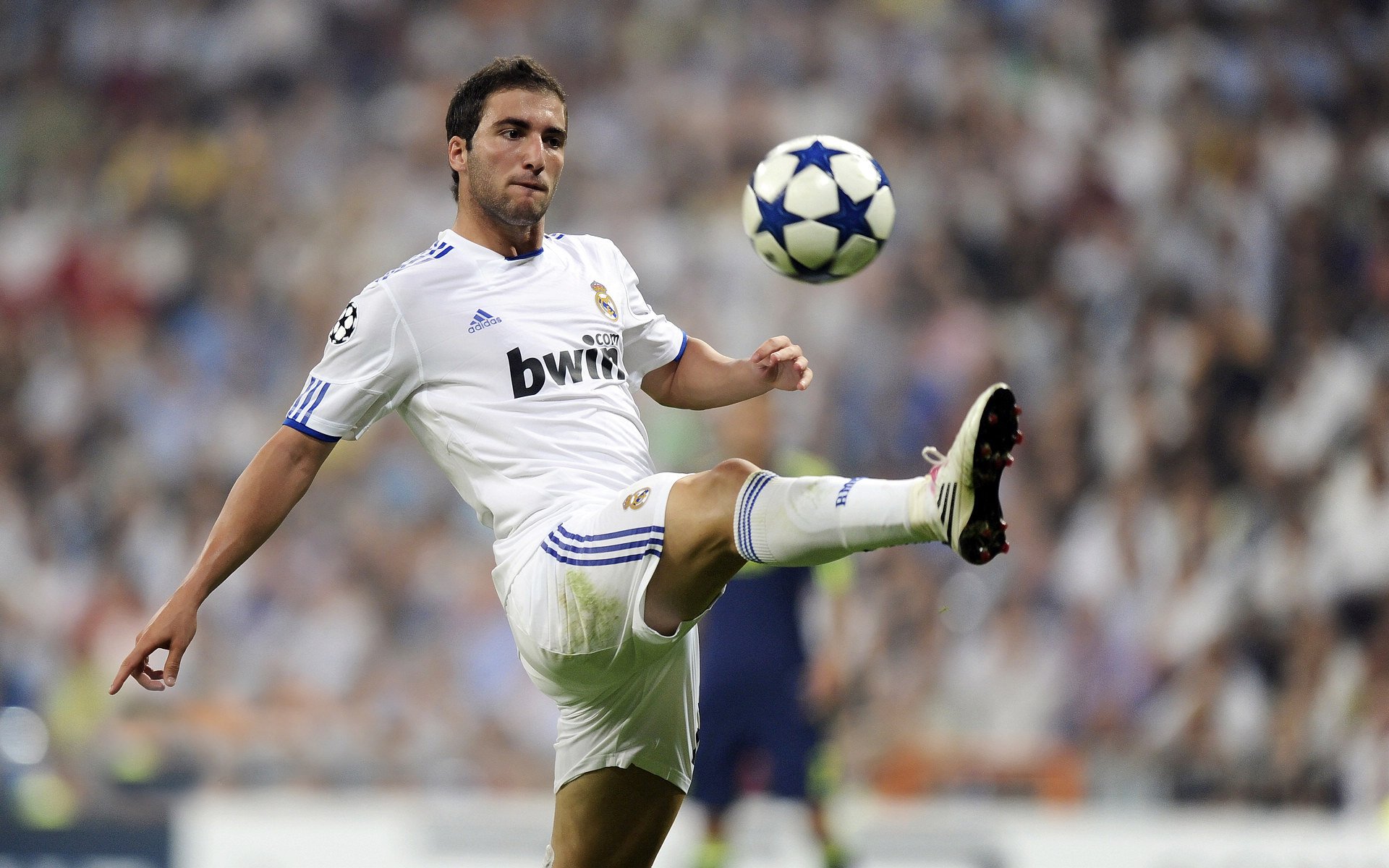 五大联赛历史传控比对比看战术演进轨迹，五大联赛历史出场纪录