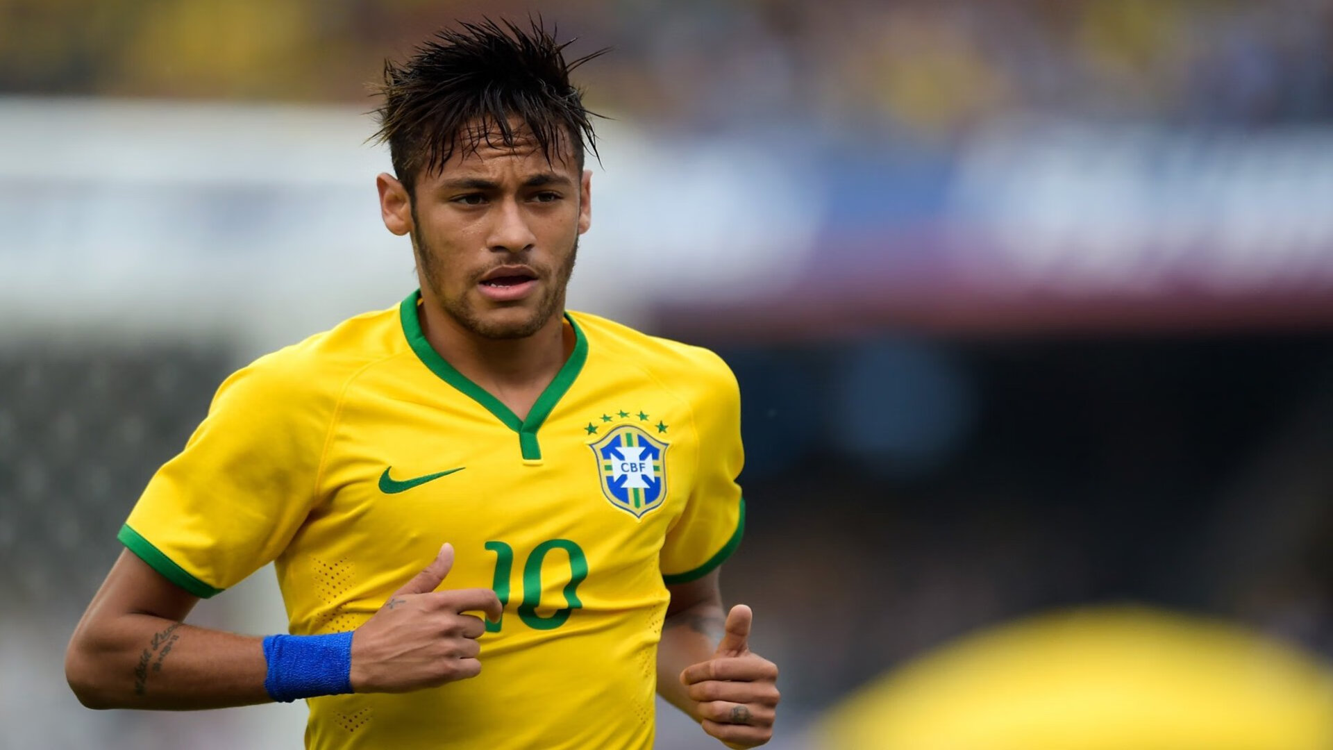 FIFPRO年度最佳11人公布,亚马尔当选票王巴黎占5席。,fifi奖历年名单